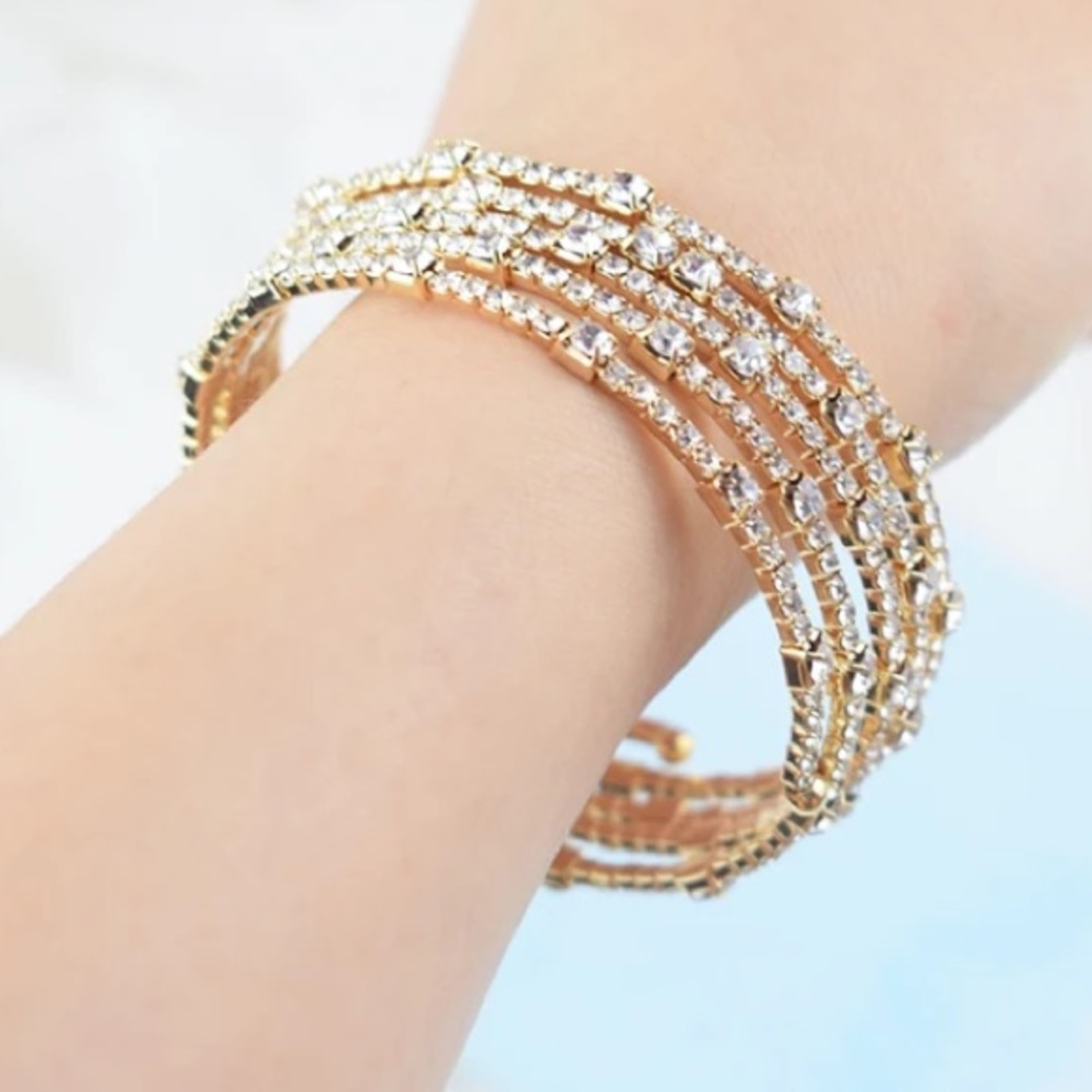 ⚜️[𝟯/$𝟯𝟴]⚜️5 Layered Silver Crystal Bangle NEW - Picture 2 of 6